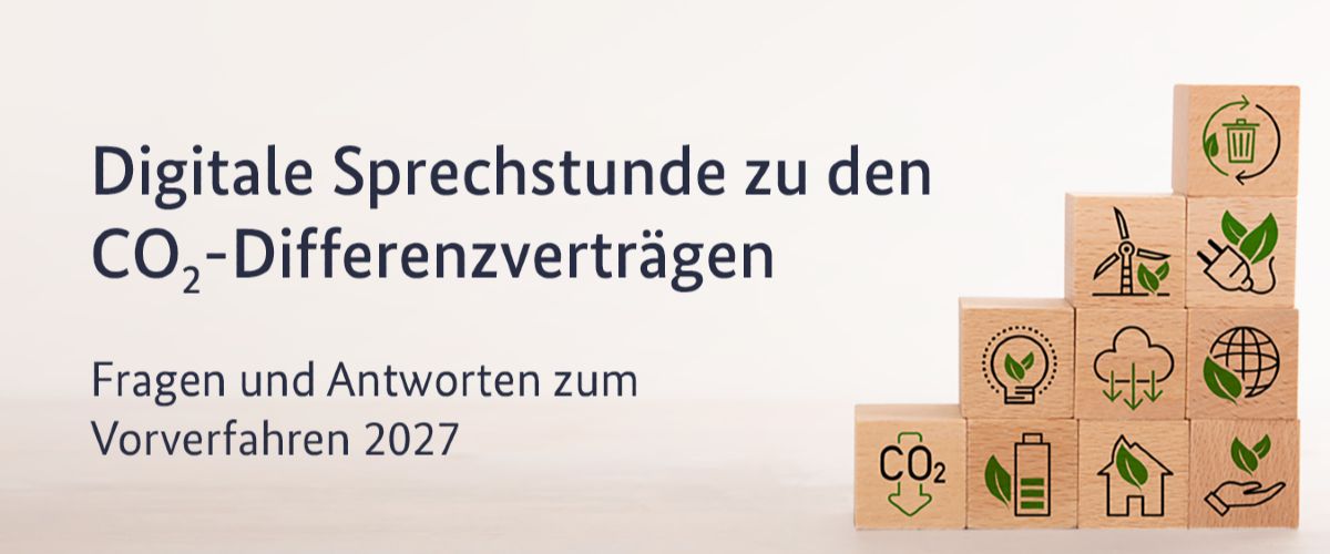 Rechts im Bild ist ein Stapel Würfel mit Symbolen der Energiewende zu sehen, links daneben der Titel der Webinarreihe.